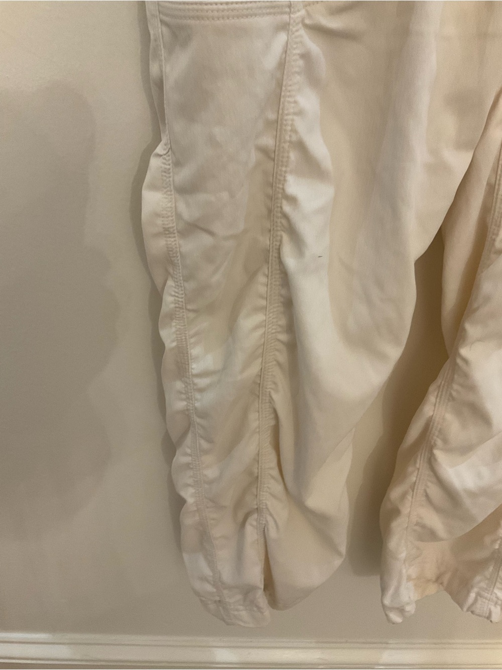 The North Face
Aphrodite 2.0 Water Resistant Drawstring Capri Pants - Picture 2 of 13